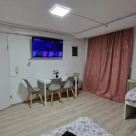 Monteurzimmer, Monteurunterkunft In 20 Km Von Hanau Und 35 Km Von Frankfurt Am Main Ubytování v soukromí