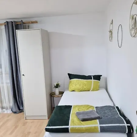Monteurzimmer, Monteurunterkunft In 20 Km Von Hanau Und 35 Km Von Frankfurt Am Main Alloggio in famiglia *