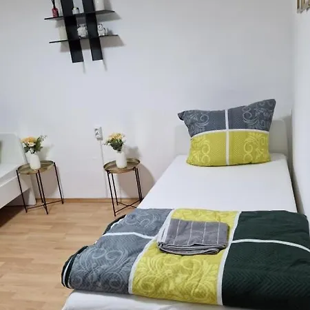 Privatunterkunft Monteurzimmer, Monteurunterkunft In 20 Km Von Hanau Und 35 Km Von Frankfurt Am Main *