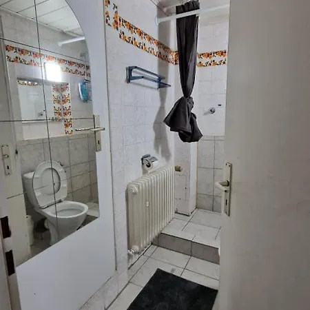 Monteurzimmer, Monteurunterkunft In 20 Km Von Hanau Und 35 Km Von Frankfurt Am Main Alloggio in famiglia *