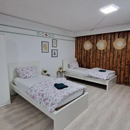 Alloggio in famiglia Monteurzimmer, Monteurunterkunft In 20 Km Von Hanau Und 35 Km Von Frankfurt Am Main *