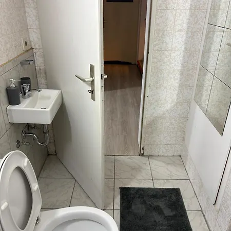 Monteurzimmer, Monteurunterkunft In 20 Km Von Hanau Und 35 Km Von Frankfurt Am Main Ubytování v soukromí Florstadt