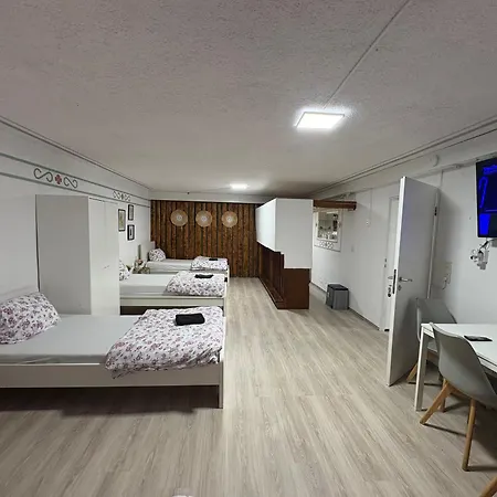 Privatunterkunft Monteurzimmer, Monteurunterkunft In 20 Km Von Hanau Und 35 Km Von Frankfurt Am Main *