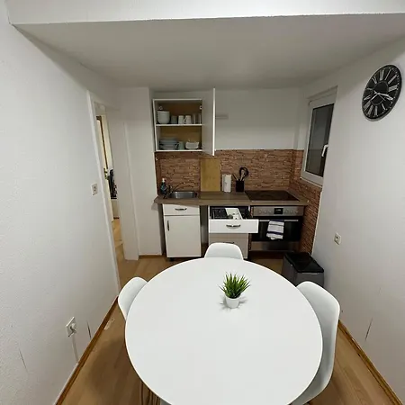 Monteurzimmer, Monteurunterkunft In 20 Km Von Hanau Und 35 Km Von Frankfurt Am Main Alloggio in famiglia Florstadt