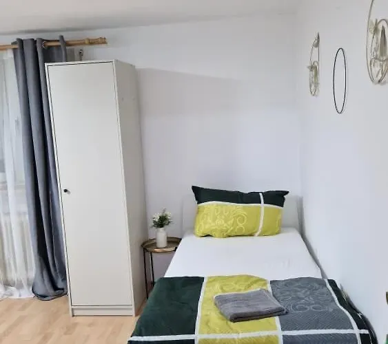 Monteurzimmer, Monteurunterkunft In 20 Km Von Hanau Und 35 Km Von Frankfurt Am Main 民宿 *