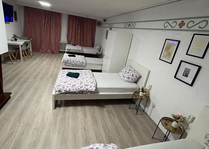 Monteurzimmer, Monteurunterkunft In 20 Km Von Hanau Und 35 Km Von Frankfurt Am Main Homestay