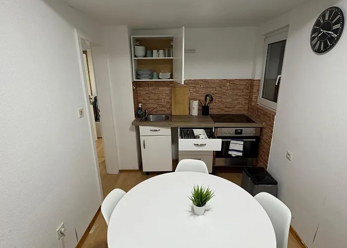 Monteurzimmer, Monteurunterkunft In 20 Km Von Hanau Und 35 Km Von Frankfurt Am Main 民宿 Florstadt